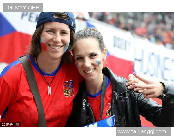 足球明星女球迷发型特效图片展示时尚魅力与个性风采 足球明星女球迷发型特效图片展示时尚魅力与个性风采