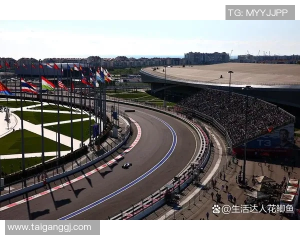 足球明星挑战极限驾驶体验F1赛道上的速度与激情之旅